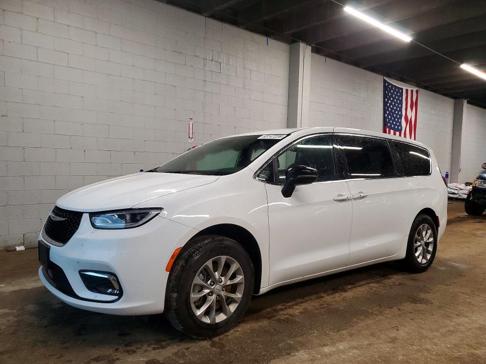 2026 Chrysler Pacifica VIN 2C4RC3BG6TR174384 — COPART salvage auction photo
