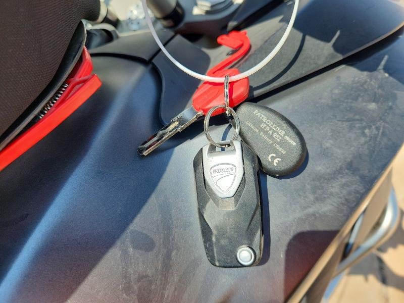 2017 Ducati Multistrada VIN ZDM12BWW7HB018084 COPART salvage auction — MINOR DENT/SCRATCHES, AZ - CERTIFICATE OF TITLE, sold $3,600 on 2026-08-13 (photo 8)