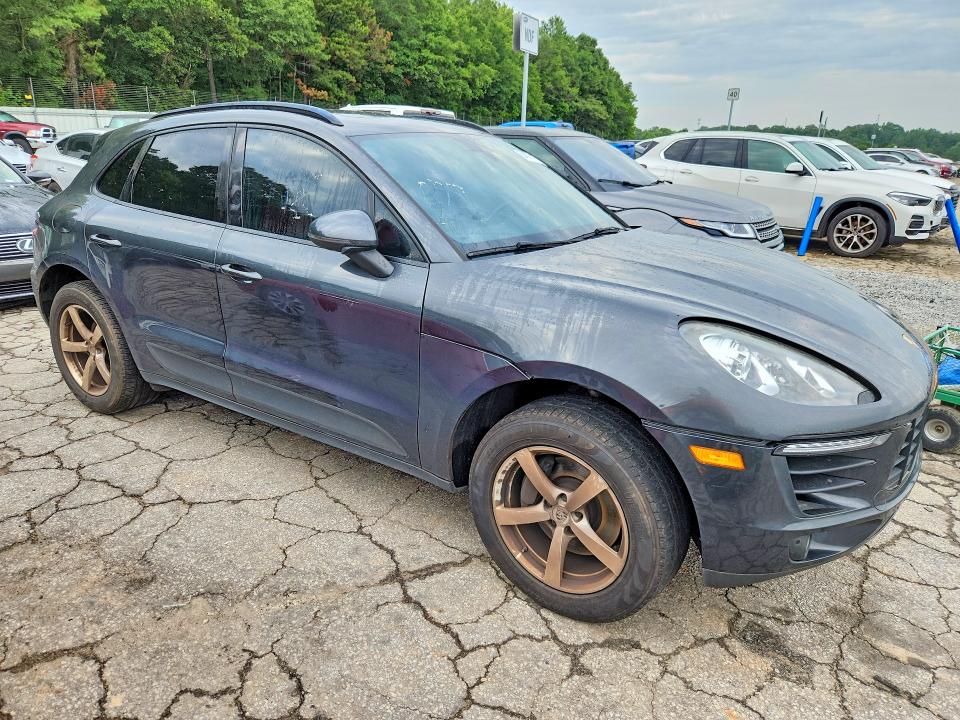 2017 Porsche Macan VIN WP1AA2A5XHLB81365 COPART salvage auction — MINOR DENT/SCRATCHES, Ga - Certificate Of Title (P), sold $5,000 on 2026-10-11 (photo 4)