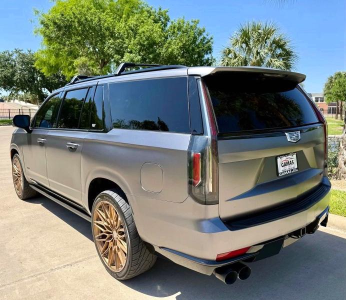 2022 Cadillac Escalade VIN 1GYS3RKL0NR303773 COPART salvage auction — MINOR DENT/SCRATCHES, Tx - Cert Of Title-Rebuilt Salvage (P), sold $36,250 on 2026-08-24 (photo 3)