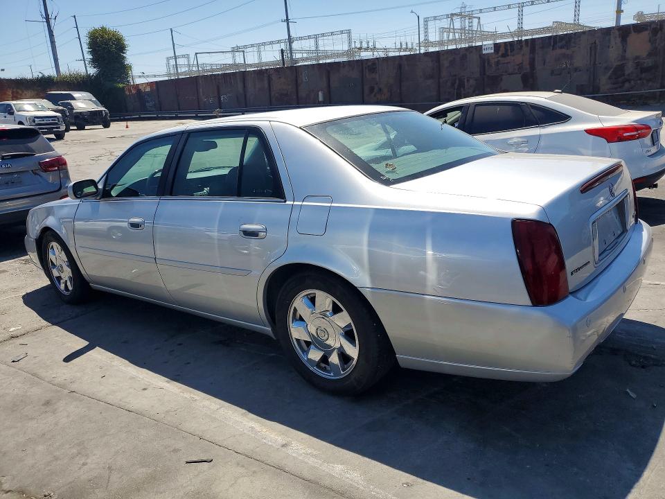 2002 Cadillac Deville VIN 1G6KF57972U103407 COPART salvage auction — MINOR DENT/SCRATCHES, CA - DIS/DLR/EXP ONLY CLEAN TITLE, sold $250 on 2026-09-02 (photo 2)