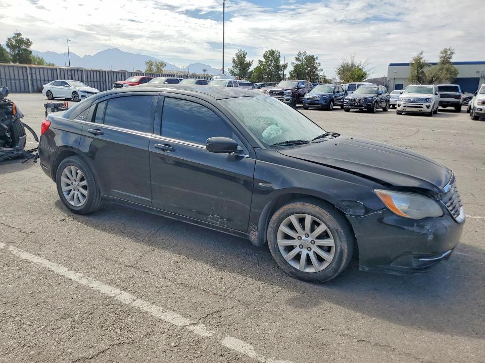 2013 Chrysler 200 VIN 1C3CCBBB7DN584585 COPART salvage auction — FRONT END, Tx - Salvage Vehicle Title, sold $750 on 2026-08-21 (photo 4)