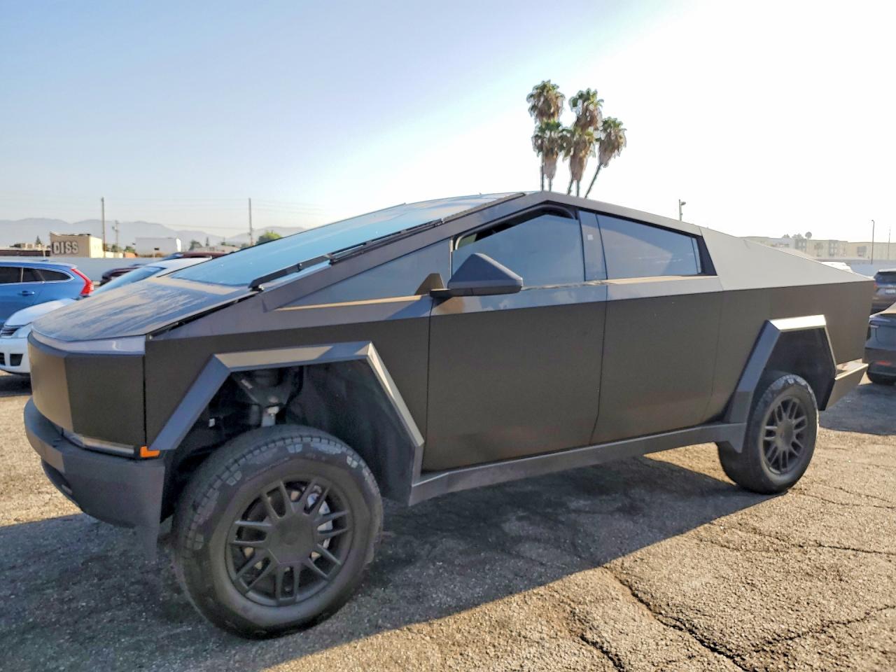 2024 Tesla Cybertruck VIN 7G2CEHED8RA040263 — COPART salvage auction photo