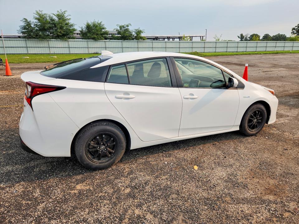 2021 Toyota Prius VIN JTDKAMFU3M3140393 COPART salvage auction — HAIL, Wi - Cert Of Title-Claim Paid, sold $9,000 on 2026-08-18 (photo 3)