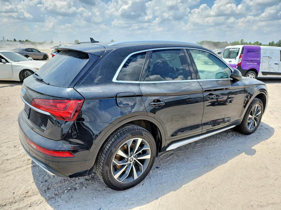 2021 Audi Q5 VIN WA1BAAFYXM2023069 COPART salvage auction — MINOR DENT/SCRATCHES, Salvage Title, sold $7,800 on 2026-08-28 (photo 3)