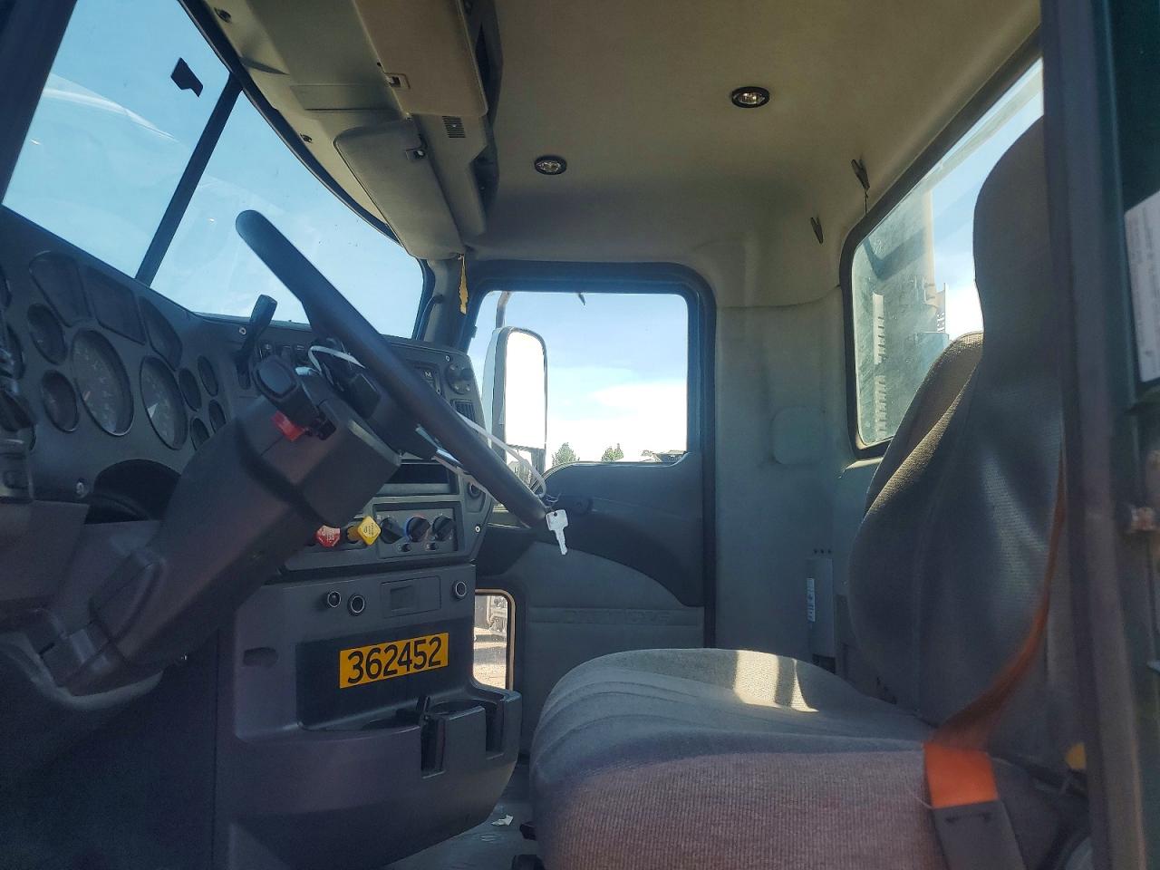 2017 Mack Cxu612 VIN 1M1AW01X8HM009760 COPART salvage auction — Minor Dent/Scratches, OK - CERTIFICATE OF TITLE, sold $1,550 on 2026-09-11 (photo 7)