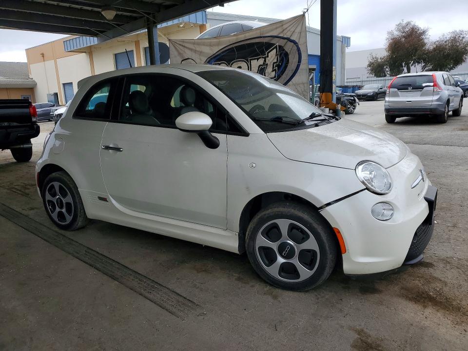 2016 Fiat 500 VIN 3C3CFFGE4GT152395 COPART salvage auction — MECHANICAL, Ca - Dis/Dlr/Exp App For Dup Clean, sold $300 on 2026-09-08 (photo 4)