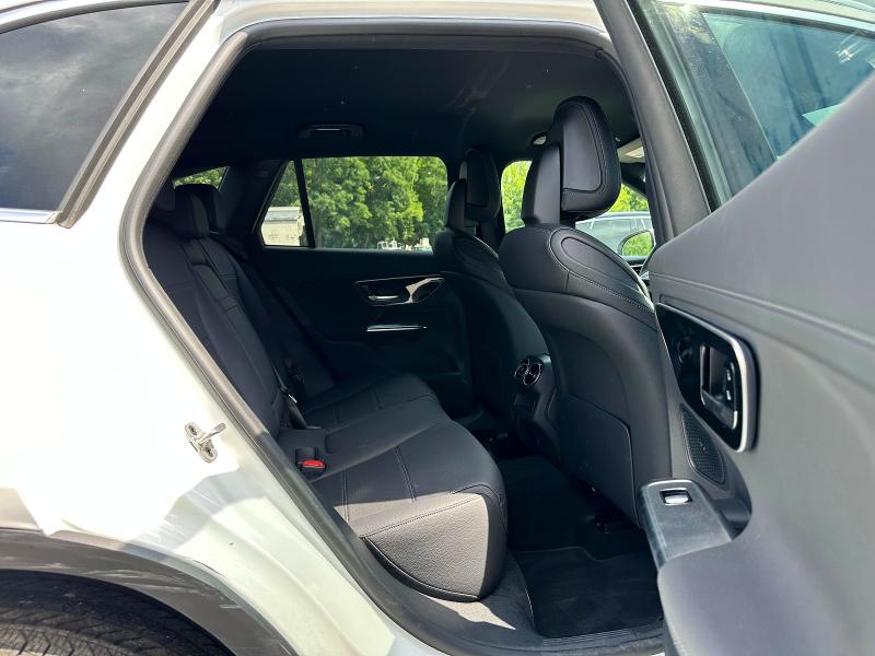 2024 Mercedes-benz Glc VIN W1NKM4HB9RF218676 COPART salvage auction — MINOR DENT/SCRATCHES, Pa - Cert Of Title, sold $27,500 on 2026-09-14 (photo 9)