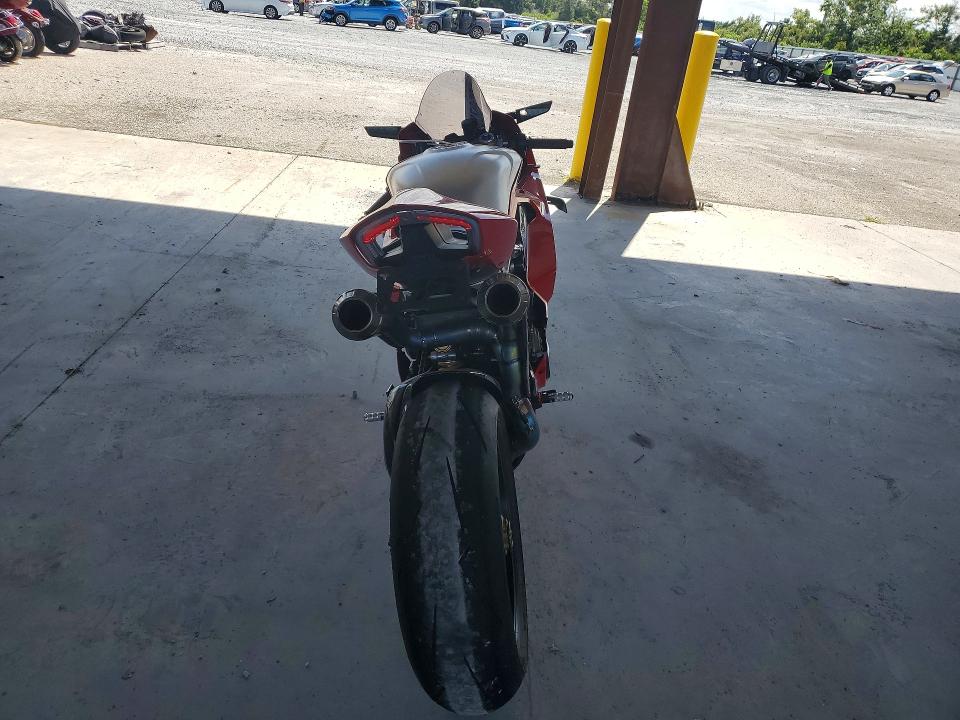 2023 Ducati Panigale VIN ZDMDAGZW6PB005527 COPART salvage auction — DAMAGE HISTORY, Salvage Title, sold $16,100 on 2026-08-14 (photo 4)