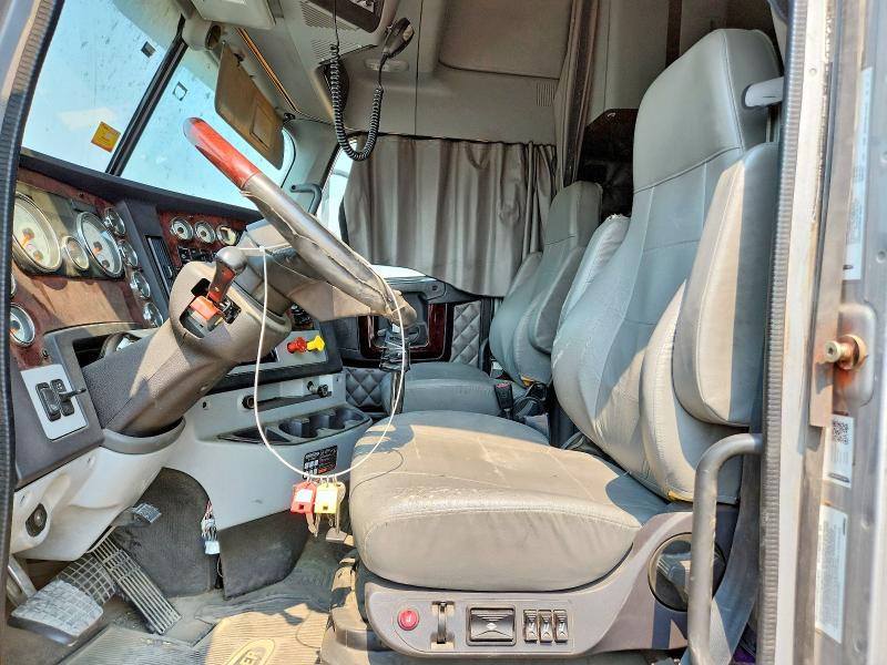 2020 Freightliner Unknown VIN 3AKJGNDR4LDLT0556 COPART salvage auction — MINOR DENT/SCRATCHES, CT, sold $15,700 on 2026-08-27 (photo 7)