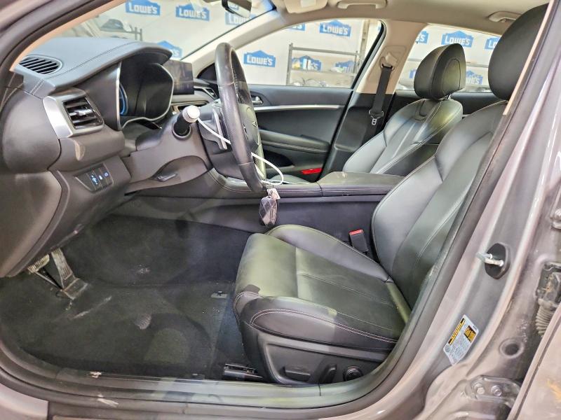 2025 Genesis G70 VIN KMTG34SC3SU155871 COPART salvage auction — SIDE, Ct - Clean Title, sold $15,600 on 2026-08-19 (photo 7)