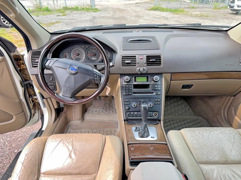 2010 Volvo Xc90 VIN YV4CZ982XA1533706 COPART salvage auction — NORMAL WEAR, On - Permit No Brand - Unfit (P), sold $175 on 2026-08-20 (photo 9)