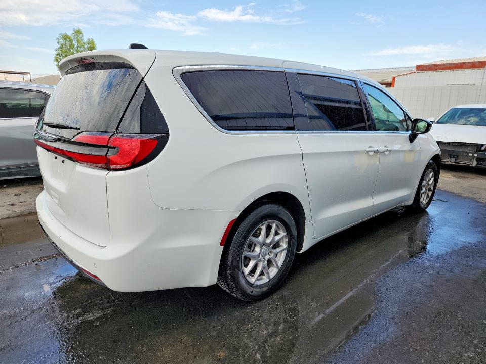 2025 Chrysler Pacifica VIN 2C4RC1BG7SR612462 COPART salvage auction — FRONT END, RI - CERTIFICATE OF TITLE (P), sold $5,500 on 2026-09-02 (photo 3)
