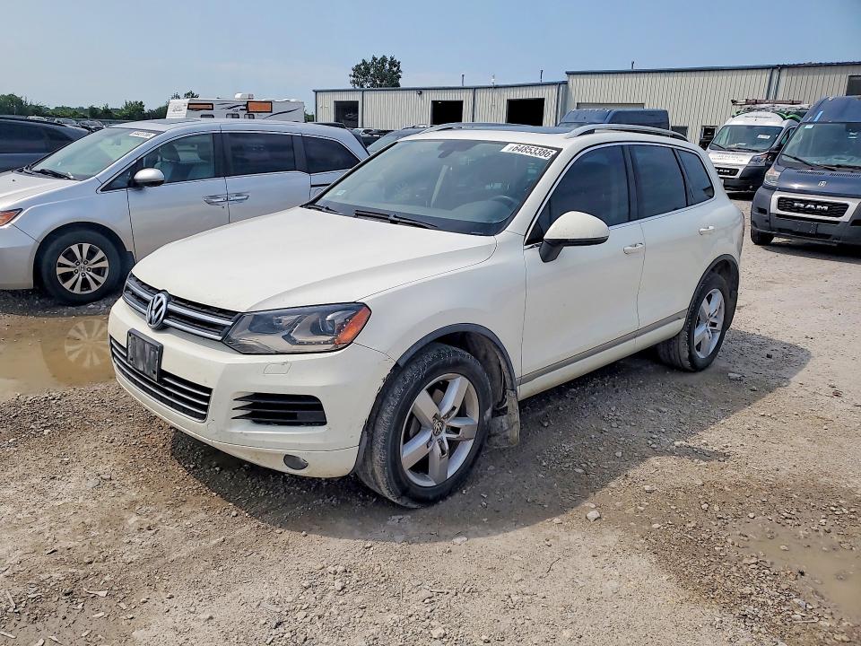 2012 Volkswagen Touareg VIN WVGFF9BP3CD003135 COPART salvage auction — FRONT END, Ks - Dealer Only Clean Title, sold $500 on 2026-08-13 (photo 1)