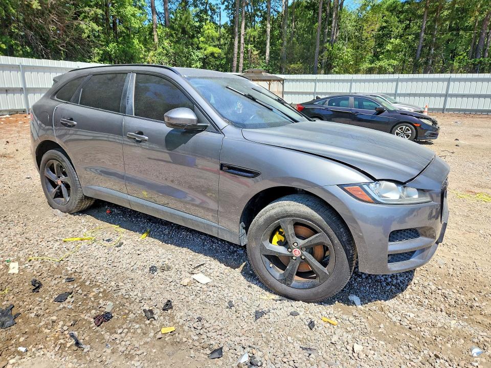 2017 Jaguar F-pace VIN SADCJ2BV2HA895113 COPART salvage auction — MECHANICAL, Nc - Dealer Only Clean Title, sold $3,900 on 2026-09-16 (photo 4)