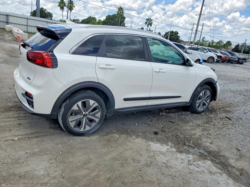 2020 Kia Niro VIN KNDCE3LG5L5040686 COPART salvage auction — FRONT END, FL - CERT OF TITLE SLVG REBUILDABLE, sold $8,900 on 2026-08-18 (photo 3)