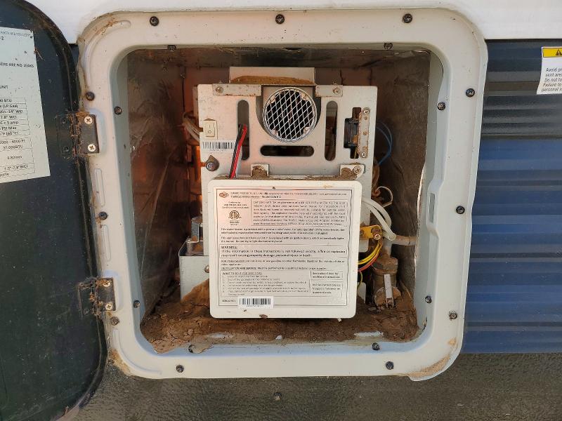 2025 Puma 5th wheel VIN 5ZT2PUPB3S4024483 COPART salvage auction — WATER/FLOOD, MO - SALVAGE CERTIFICATE OF TITLE, sold $10,200 on 2026-09-24 (photo 8)