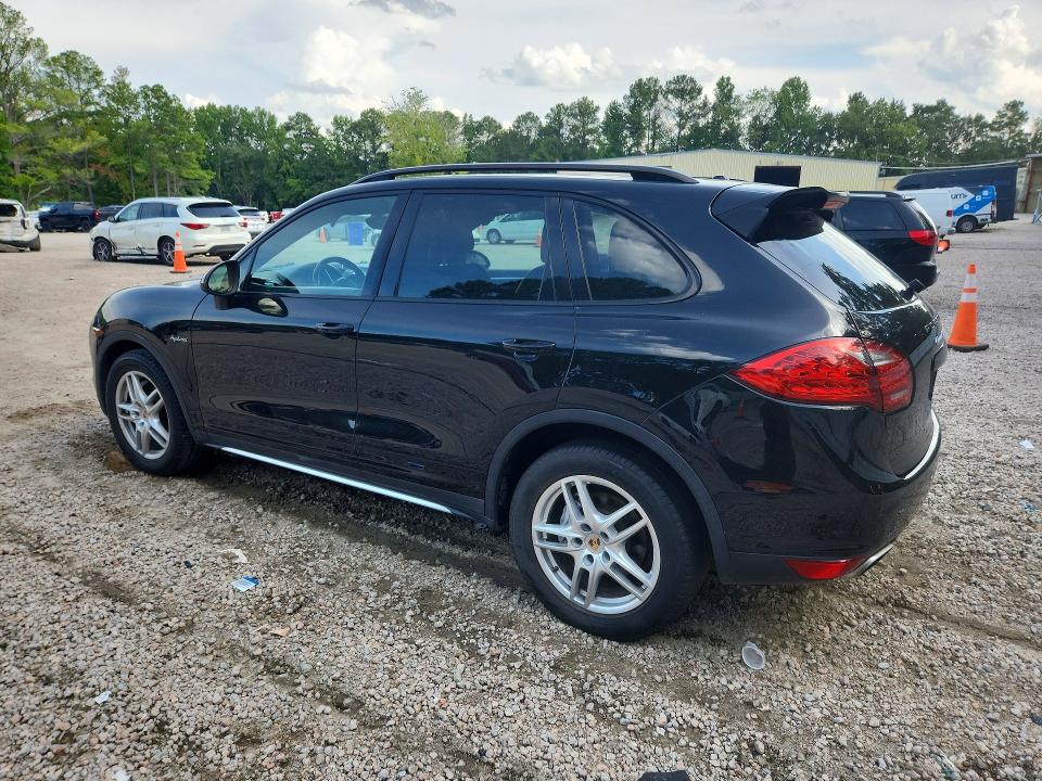 2013 Porsche Cayenne VIN WP1AE2A2XDLA15710 COPART salvage auction — MINOR DENT/SCRATCHES, Nc - Dealer Only Clean Title, sold $1,900 on 2026-08-28 (photo 2)