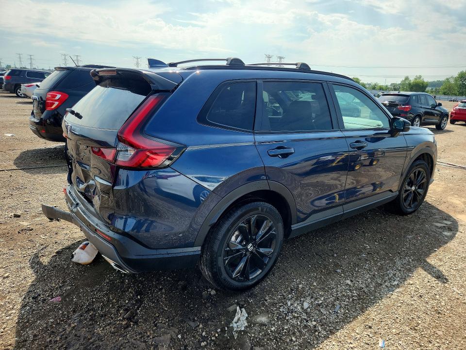 2026 Honda Cr-v VIN 7FARS6H93TE121221 COPART salvage auction — REAR END, Salvage Title, sold $25,750 on 2026-09-15 (photo 3)