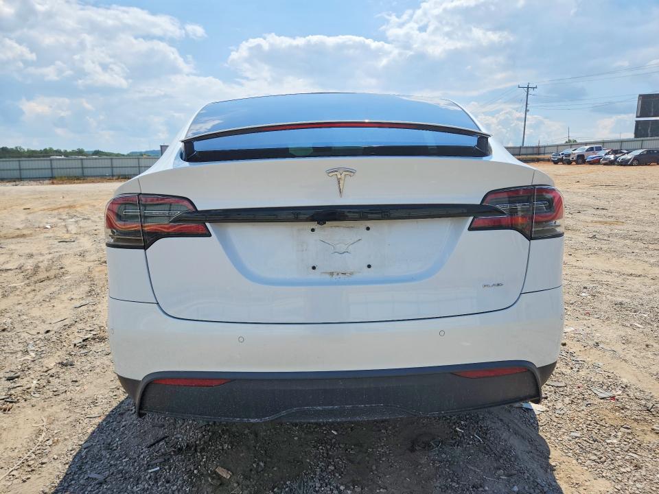 2022 Tesla Model x VIN 7SAXCBE67NF332236 COPART salvage auction — FRONT END, VA - CERT OF TITLE - SALVAGE, sold $21,600 on 2026-09-18 (photo 6)