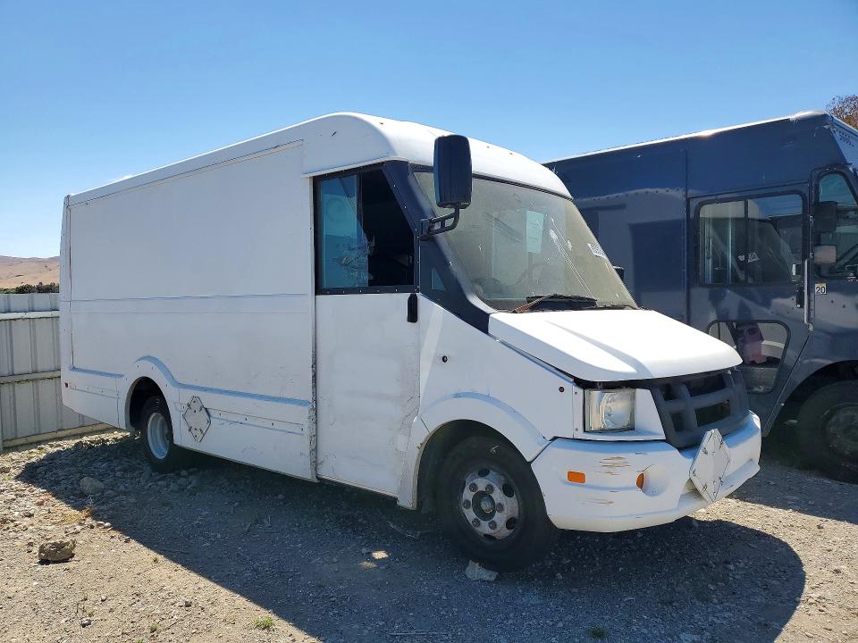 2013 Isuzu Npr hd VIN JALB4T172D7W01089 COPART salvage auction — MINOR DENT/SCRATCHES, CA - DIS/DLR/EXP ONLY CLEAN TITLE, sold $550 on 2026-09-22 (photo 4)