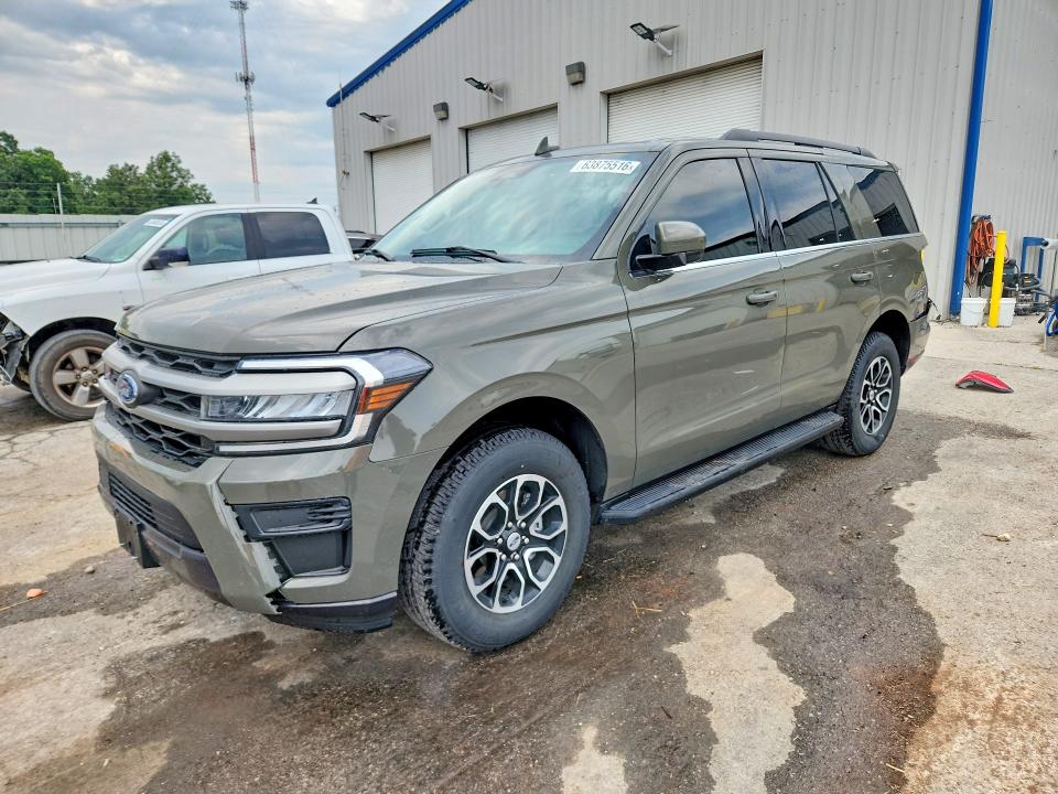 2024 Ford Expedition VIN 1FMJU1J82REA89505 — COPART salvage auction photo
