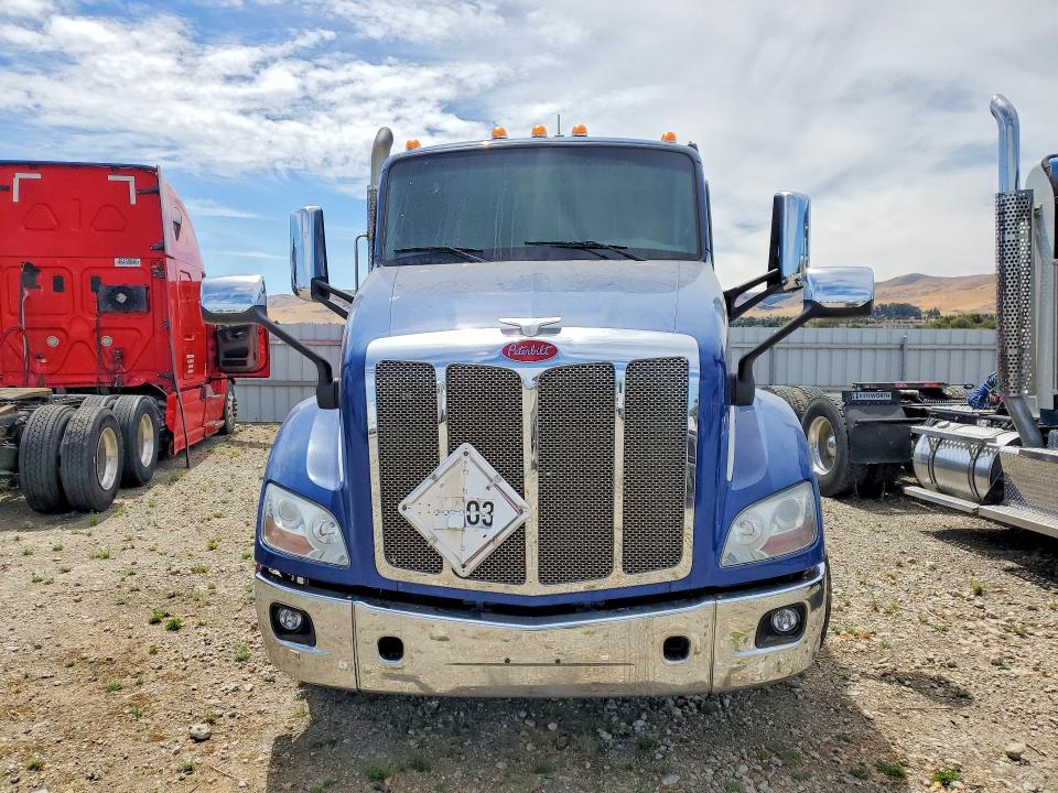 2018 Peterbilt All other VIN 1NPBLP9X7JD368932 COPART salvage auction — MINOR DENT/SCRATCHES, OH - DIS/DLR/EXP ONLY CLEAN TITLE, sold $2,300 on 2026-09-01 (photo 5)