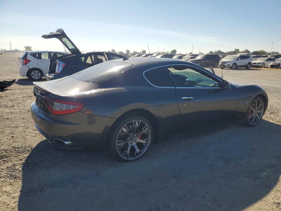 2013 Maserati Granturismo VIN ZAM45VLAXD0068618 COPART salvage auction — SIDE, Ca - Dis/Dlr/Exp Only Clean Title (P), sold $8,000 on 2026-08-25 (photo 3)