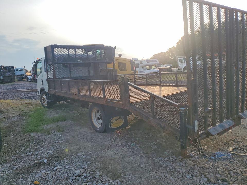 2017 Isuzu Npr VIN 54DC4J1B4HS801453 COPART salvage auction — MINOR DENT/SCRATCHES, Ks - Certificate Of Title, sold $17,500 on 2026-10-05 (photo 2)