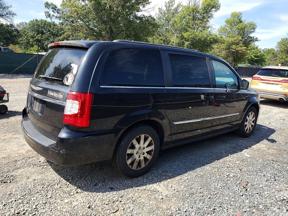 2016 Chrysler Town & country VIN 2C4RC1BG5GR247996 COPART salvage auction — REAR END, Salvage Title, sold $575 on 2026-09-10 (photo 3)