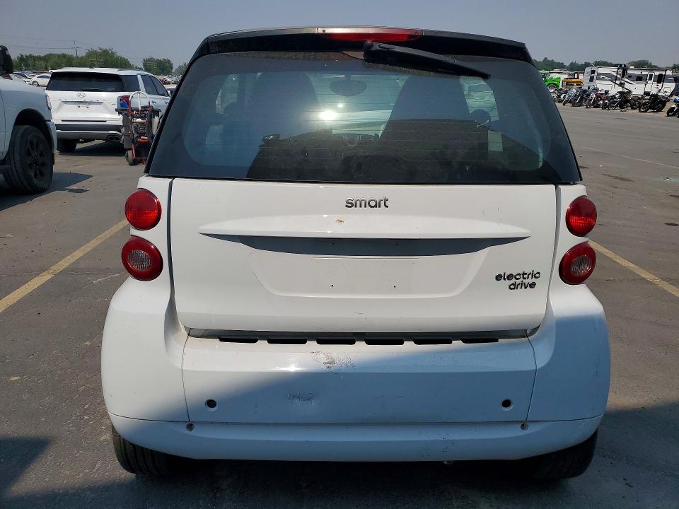 2015 Smart Fortwo VIN WMEEJ3BA4FK806822 COPART salvage auction — SIDE, Id - Cert Of Title -Rebuilt Salvage, sold $550 on 2026-08-13 (photo 6)