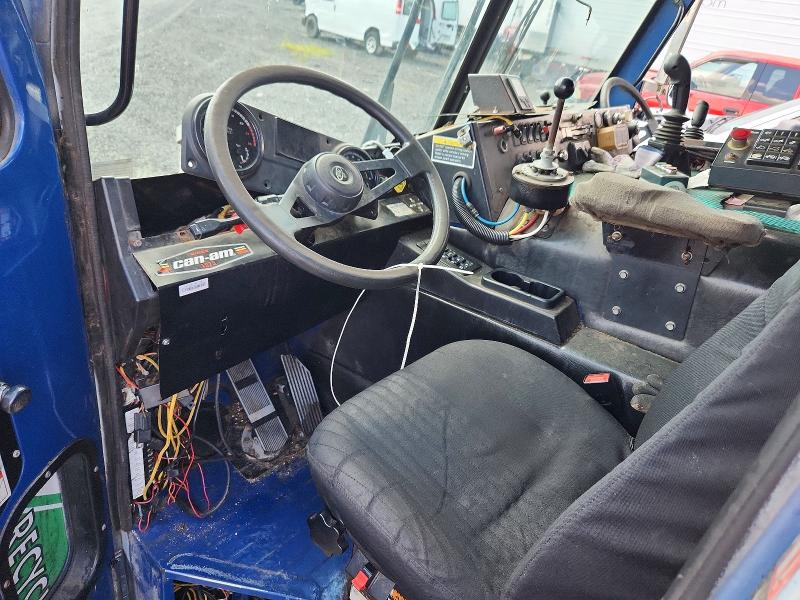 2014 Mack All other VIN 1M2AU14CXEM002014 COPART salvage auction — STRIPPED, CD, sold $925 on 2026-09-17 (photo 8)