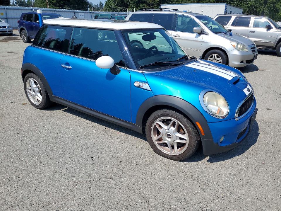 2010 Mini Cooper VIN WMWMF7C59ATW89517 COPART salvage auction — MINOR DENT/SCRATCHES, WA - VEHICLE CERT OF OWNERSHIP-TITL, sold $300 on 2026-08-31 (photo 4)