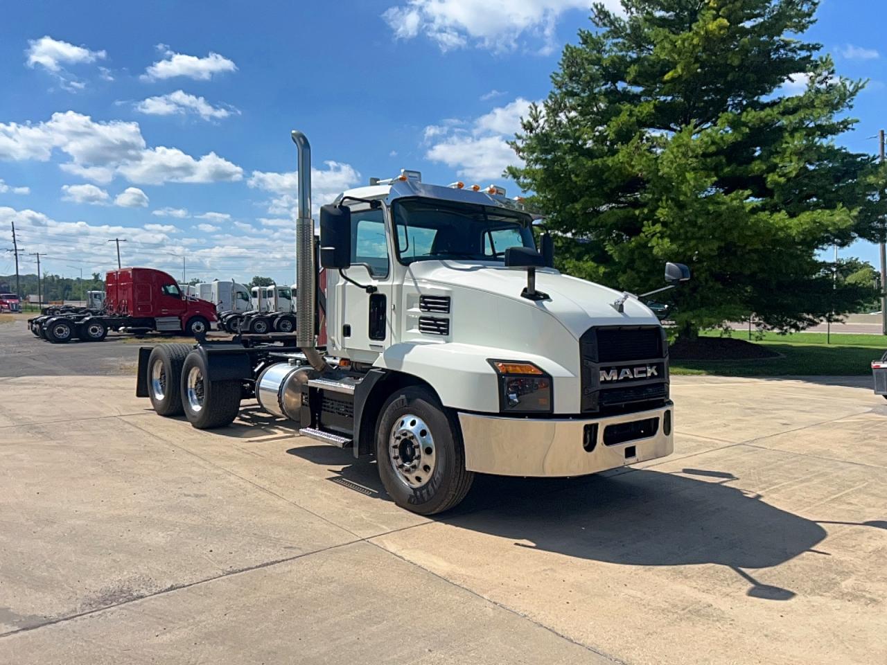 2022 Mack Anthem VIN 1M1AN2GY8NM027914 — COPART salvage auction photo