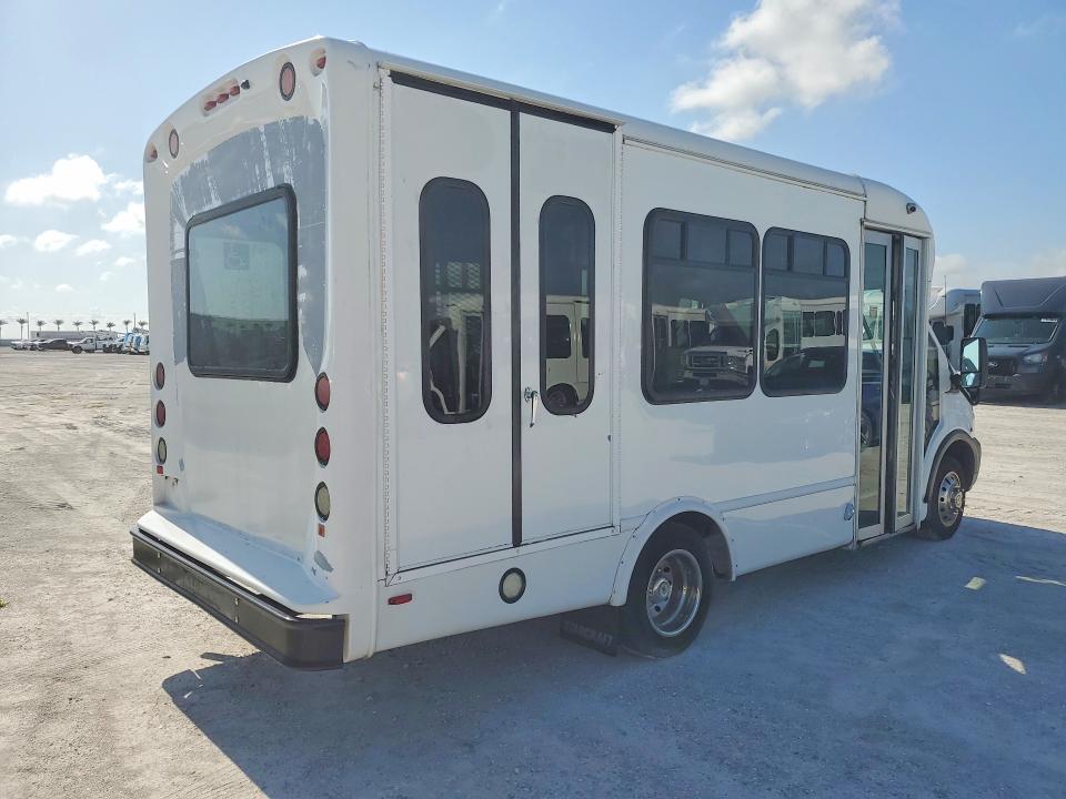 2021 Ford Transit VIN 1FDES6PG4MKA41033 COPART salvage auction — MINOR DENT/SCRATCHES, FL - CERTIFICATE OF TITLE, sold $17,200 on 2026-09-05 (photo 3)