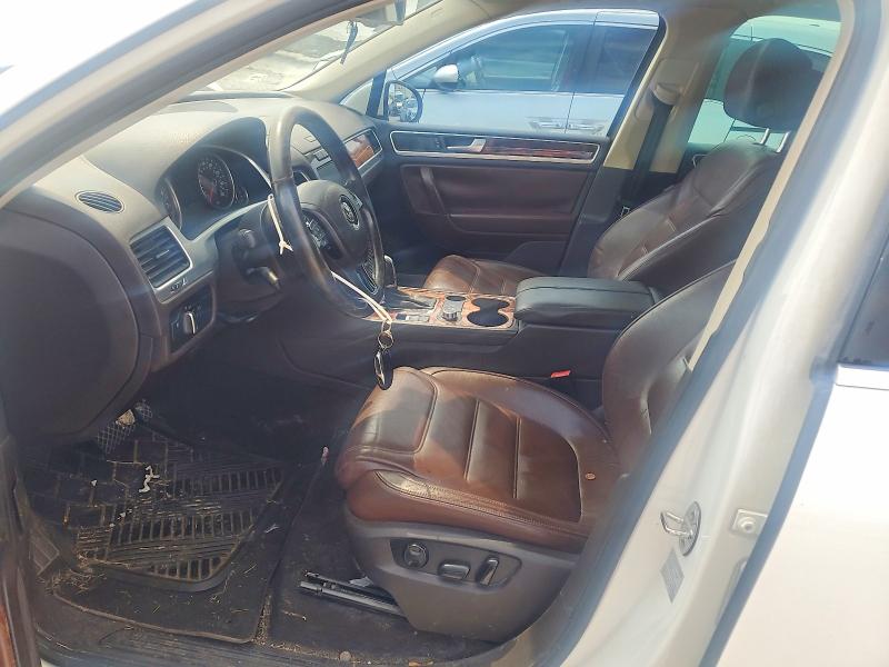 2012 Volkswagen Touareg VIN WVGFF9BP3CD003135 COPART salvage auction — FRONT END, Ks - Dealer Only Clean Title, sold $500 on 2026-08-13 (photo 7)