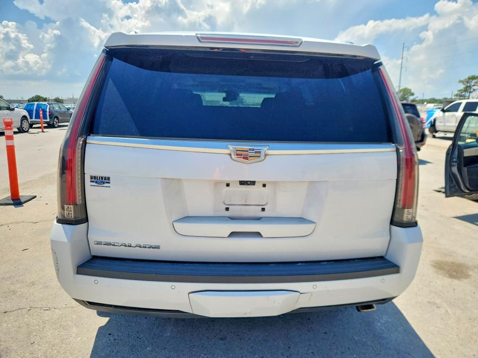 2017 Cadillac Escalade VIN 1GYS4BKJ8HR123450 COPART salvage auction — FRONT END, LA - CERT OF TITLE-SALVAGE, sold $70 on 2026-09-12 (photo 6)