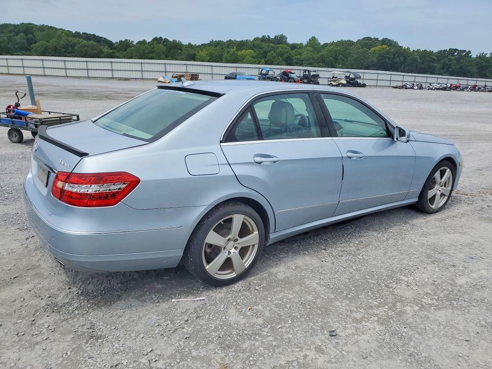 2013 Mercedes-benz E-class VIN WDDHF8JBXDA692841 COPART salvage auction — MINOR DENT/SCRATCHES, NC - DEALER ONLY CLEAN TITLE, sold $1,300 on 2026-08-24 (photo 3)