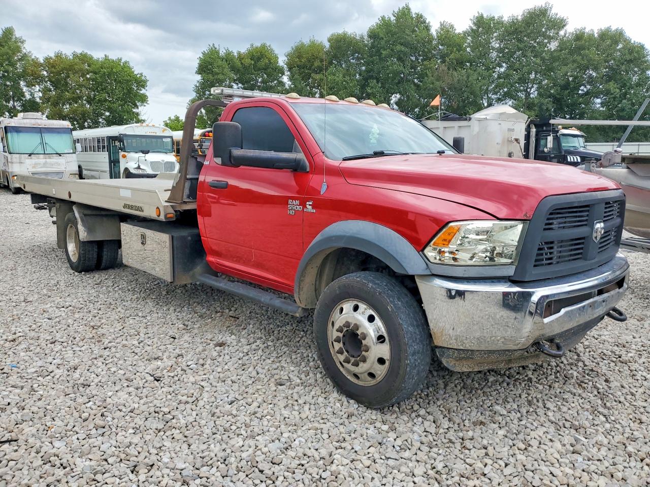 2012 Dodge Ram 5500 VIN 3C7WDNDL5CG130455 COPART salvage auction — Front End, MO - CERTIFICATE OF TITLE (P), sold $10,500 on 2026-08-25 (photo 4)