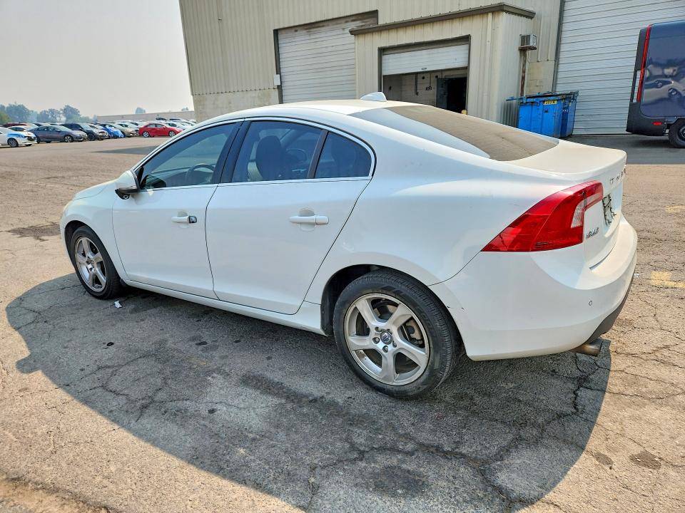 2013 Volvo S60 VIN YV1612FH2D2204738 COPART salvage auction — MINOR DENT/SCRATCHES, Or - Cert Of Title-Reconstructed, sold $125 on 2026-08-17 (photo 2)