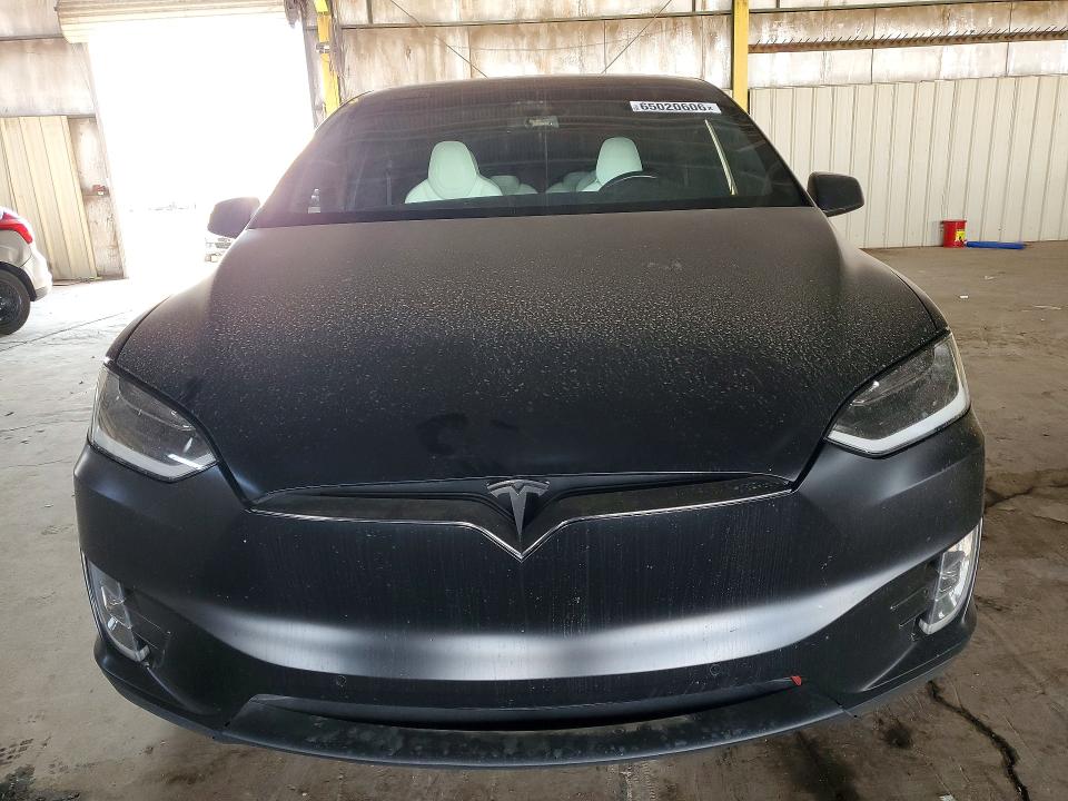 2017 Tesla Model x VIN 5YJXCBE2XHF070503 COPART salvage auction — NORMAL WEAR, AZ - CERT OF TITLE - SALVAGE, sold $500 on 2026-09-11 (photo 5)