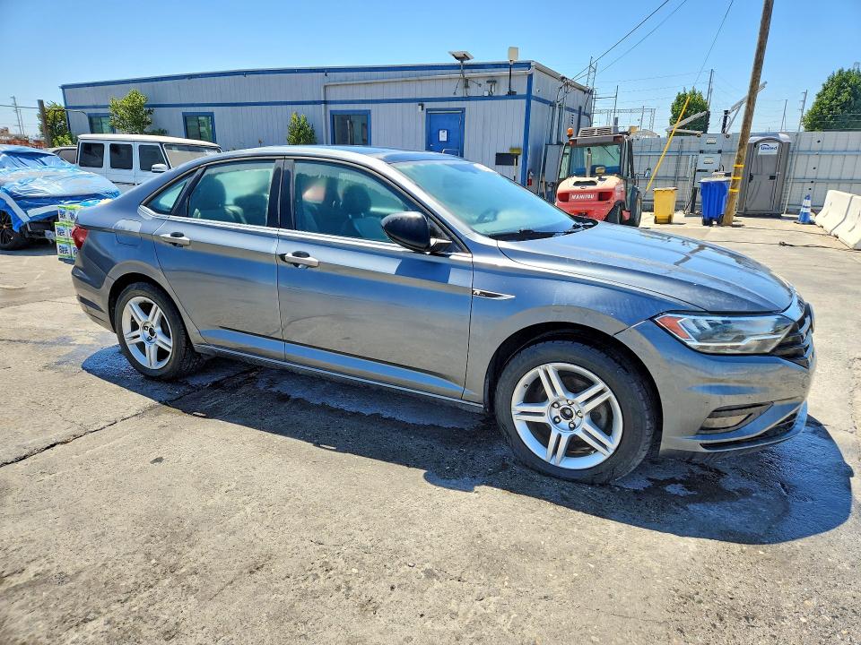 2019 Volkswagen Jetta VIN 3VWC57BU5KM053300 COPART salvage auction — SIDE, Hi - Dis/Dlr/Exp Only Clean Title, sold $3,850 on 2026-08-28 (photo 4)
