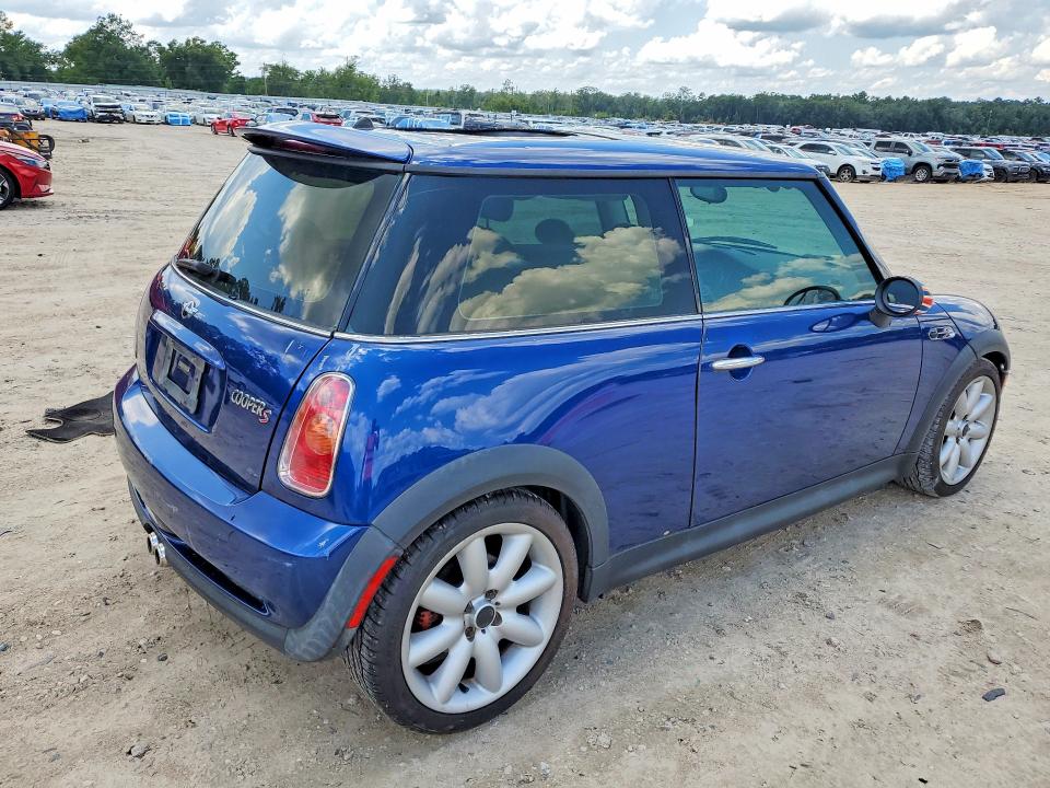 2003 Mini Cooper VIN WMWRE33493TD72528 COPART salvage auction — MINOR DENT/SCRATCHES, Fl - Cert Of Title Slvg Rebuildable, sold $275 on 2026-08-14 (photo 3)