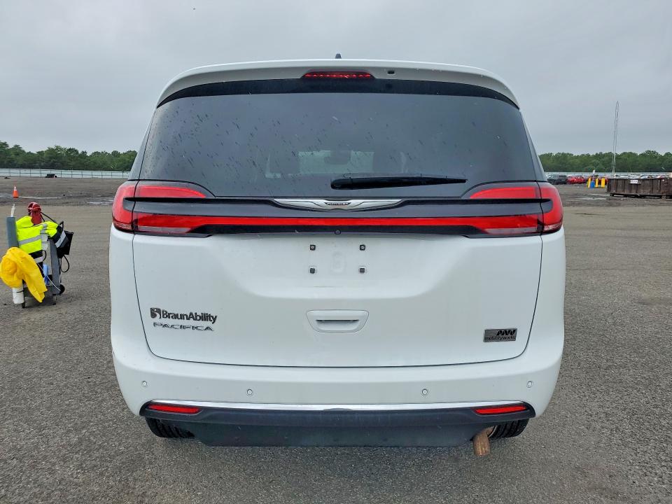 2025 Chrysler Pacifica VIN 2C4RC1BG1SR562352 COPART salvage auction — WATER/FLOOD, NY - MV907A-FLOOD SALVAGE, sold $18,000 on 2026-08-21 (photo 6)