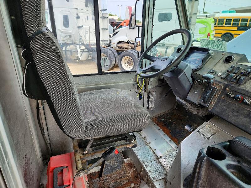 2020 Freightliner Mt45g VIN 4UZAC2EA3LCMK2979 COPART salvage auction — NORMAL WEAR, IL - CERTIFICATE OF TITLE, sold $22,500 on 2026-09-15 (photo 7)