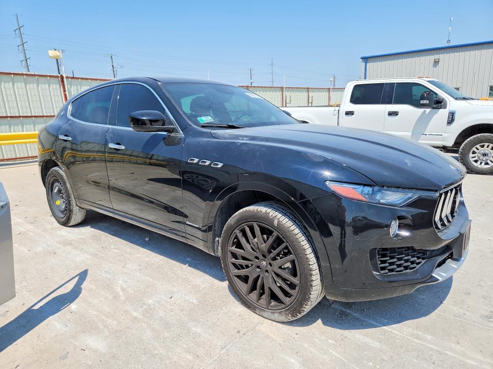 2018 Maserati Levante VIN ZN661XUL2JX285795 COPART salvage auction — MINOR DENT/SCRATCHES, Tx - Salvage Vehicle Title, sold $8,000 on 2026-09-01 (photo 4)