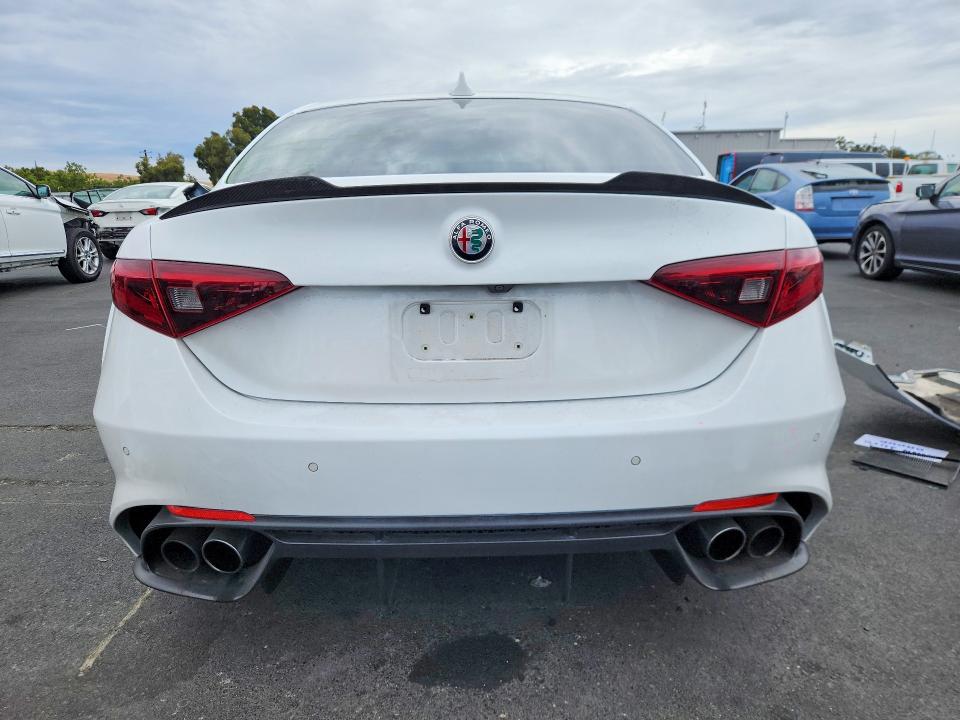 2018 Alfa romeo Giulia VIN ZARFAEAV2J7583572 COPART salvage auction — FRONT END, Ca - Salvage Certificate, sold $19,200 on 2026-09-04 (photo 6)