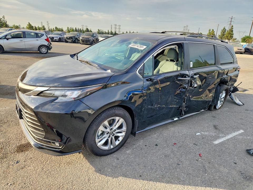 2026 Toyota Sienna VIN 5TDYRKEC6TS333120 — COPART salvage auction photo