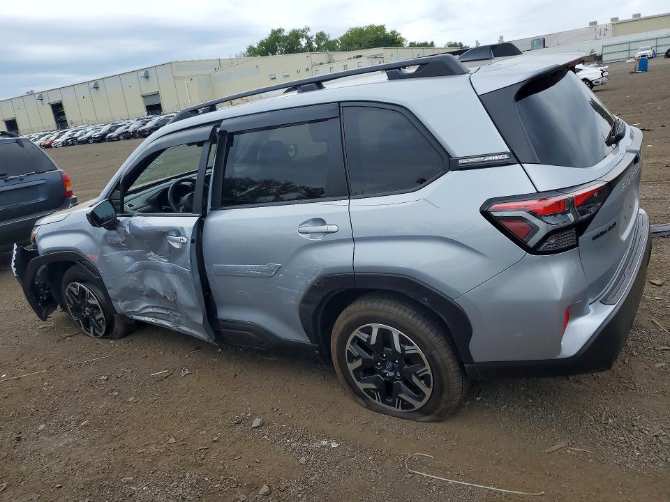 2025 Subaru Forester VIN JF2SLDDC4SH408177 COPART salvage auction — SIDE, Ct - Cert Of Title-Salvage, sold $7,300 on 2026-09-01 (photo 2)