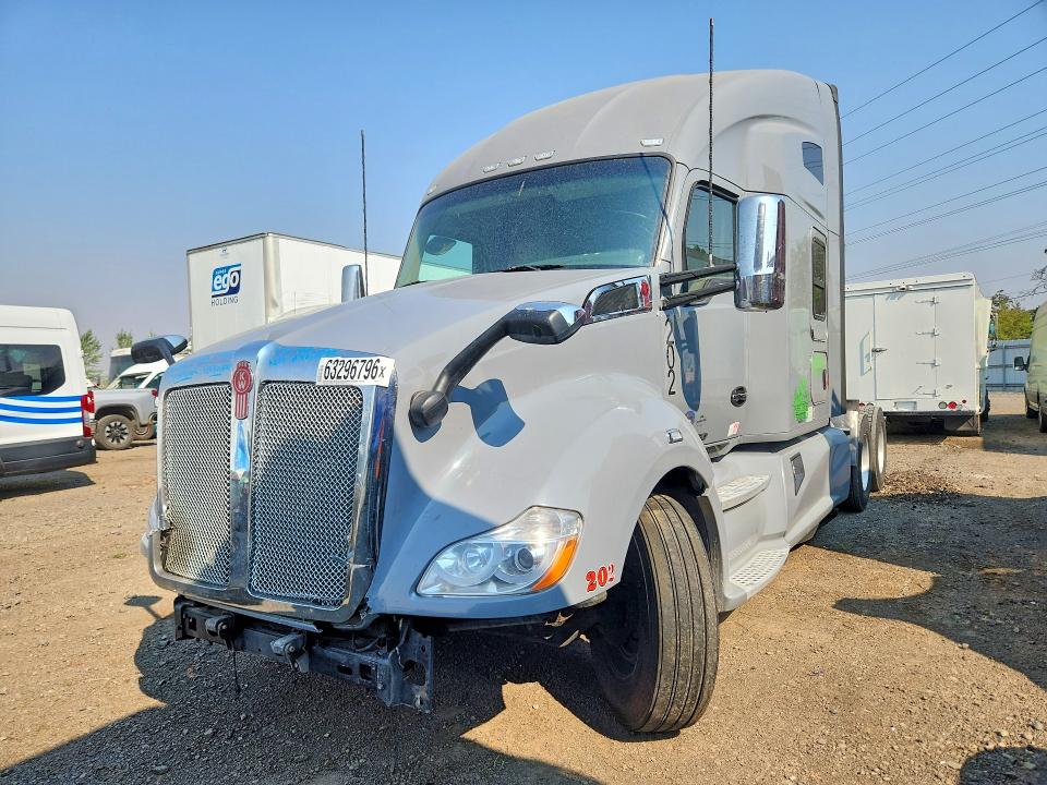 2022 Kenworth T680 VIN 1XKYD49X6NJ467007 — COPART salvage auction photo
